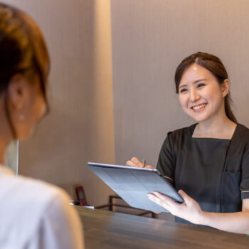 受付 脱毛サロン Renatus Beauty Lounge